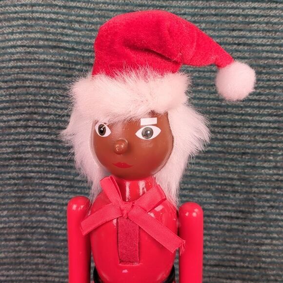 Mrs. Claus Nutcracker! - Picture 4 of 9